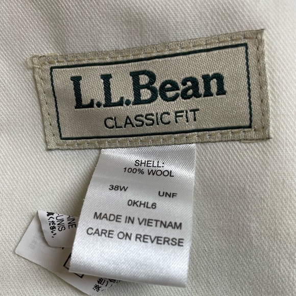 L.L. Bean 100% Wool Classic Fit Dress Pants - Size 38W - Picture 3 of 6